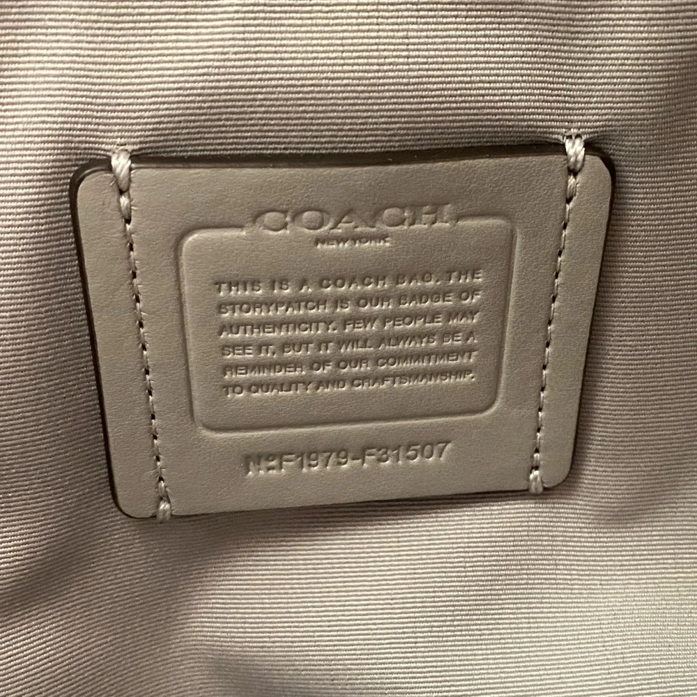 NWOT Coach Pebbled Leather Abby Duffle Grey Birch - Picture 15 of 16